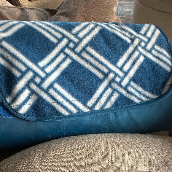 New SUN & SKY FOLDING PICNIC BLANKET BLUE White 50” x 60” Two Sided with Handle - Picture 2 of 2